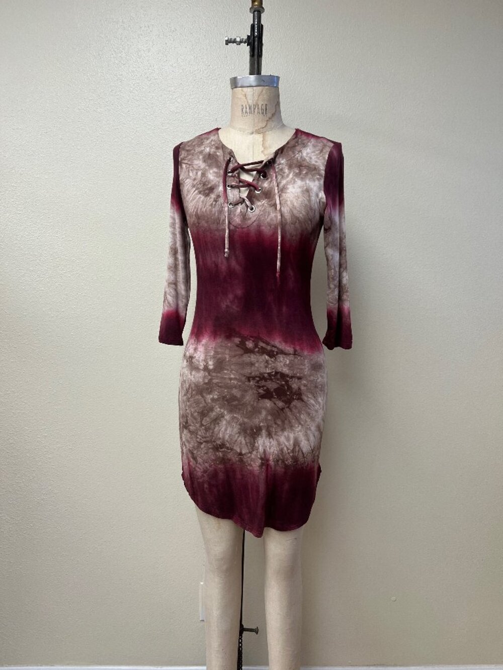 New Heart Hips Tie Dye Lace Front Fitted Dress Pink Brown Size Small